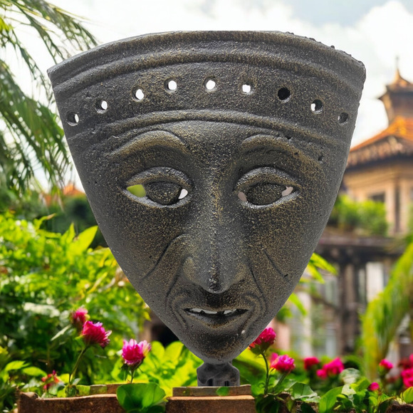 Lot 2 x Vintage 1990’s Pier 1 Metal Candle Holders Table African Tribal Masks - Picture 3 of 9